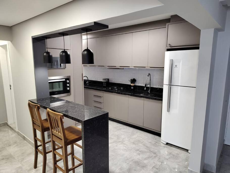 Apartamento Amplo Na Quadra Mar Balneário Camboriú